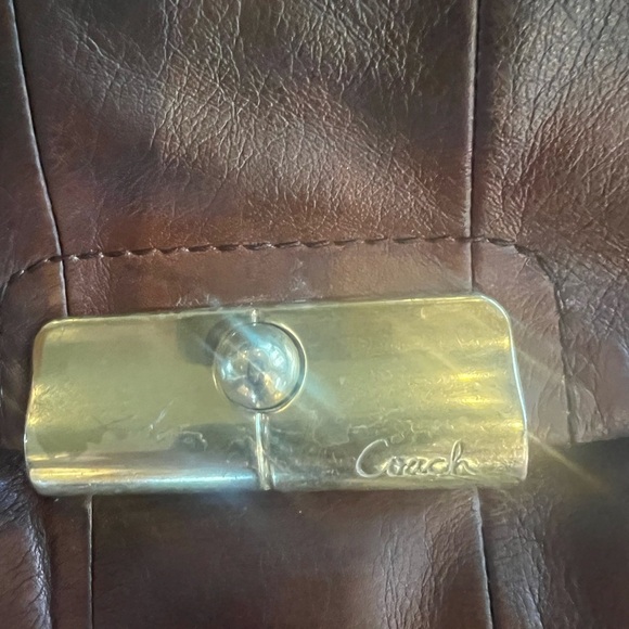 Coach ladies, vintage handbag pre-loved buttery, soft weather, brass hardware - Picture 8 of 15